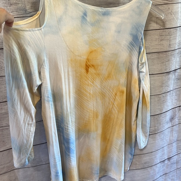 JM Collection Cold Shoulder Top - Picture 6 of 6